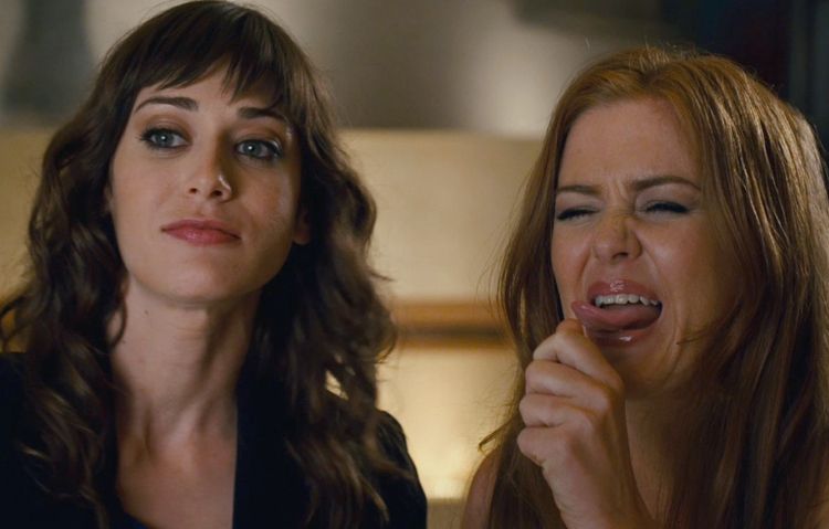 peopletheiapoliscomlizzy-caplan-gena-and-isla-fisher-katie-in-6c7406601f75e2e8d6e09d89e2446a8f.jpg