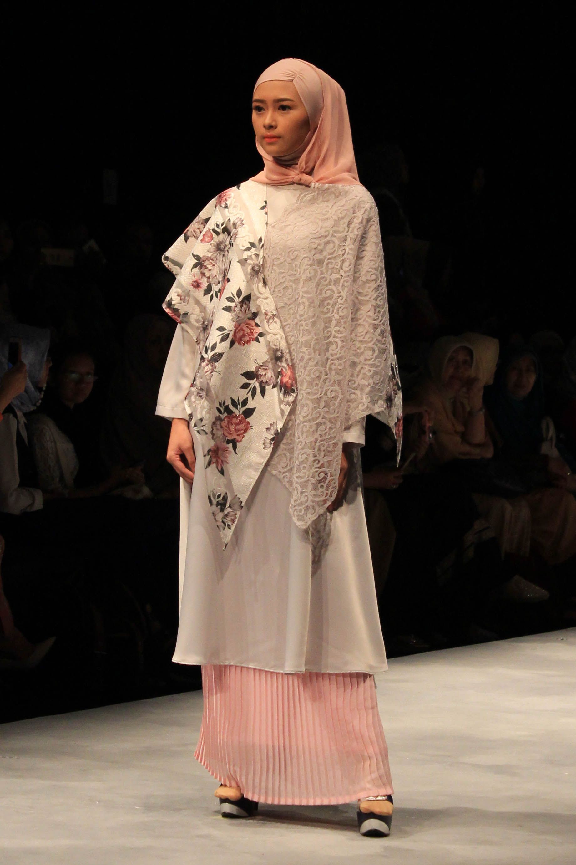 trend-fashion-hijab-floral-meeta-fauzan-1e49ab6dbe5a23a758fa1c929b3c8af9.JPG