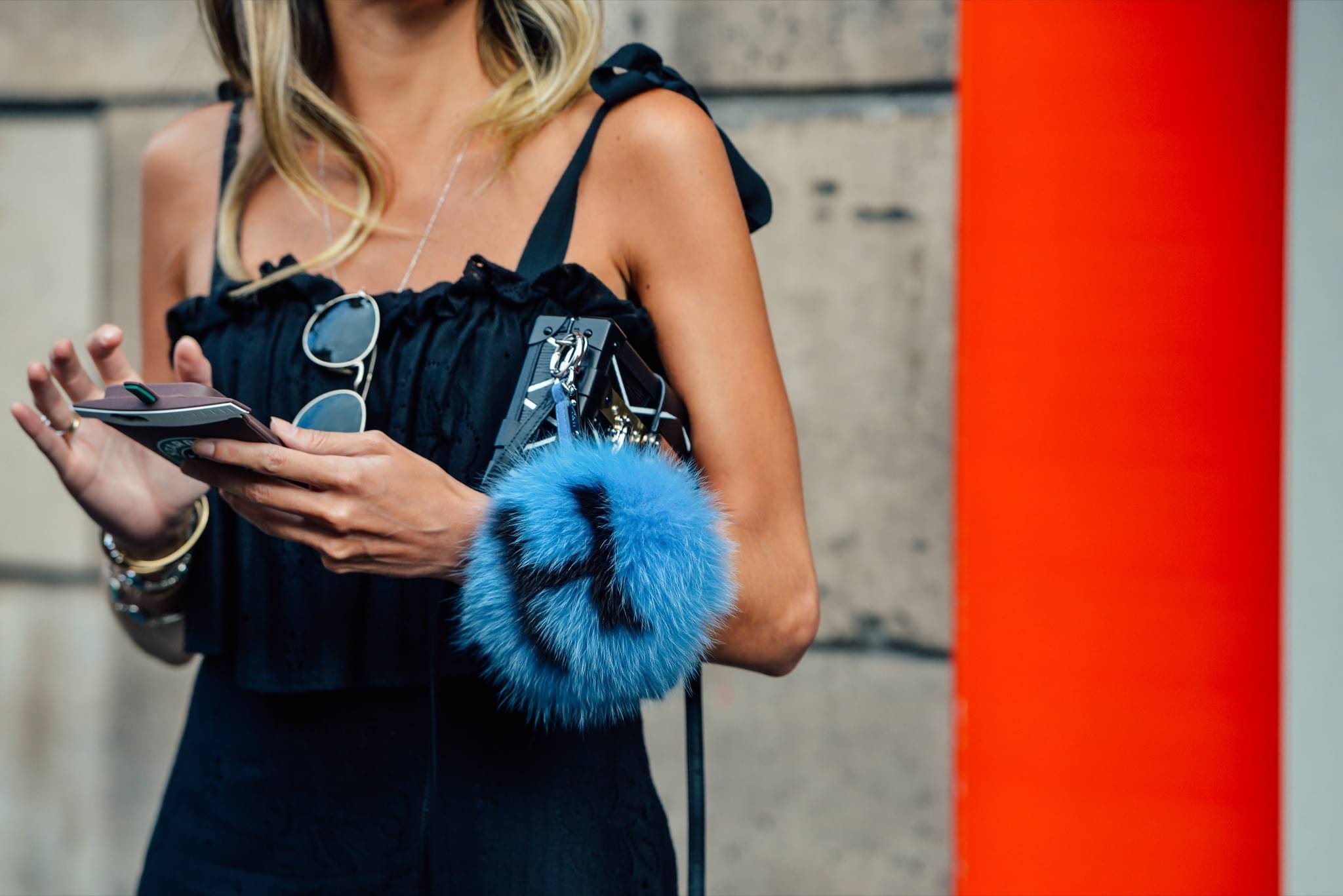 fendi-street-style-fur-b28c1c816e8357d97227f25b81c42daa.jpg