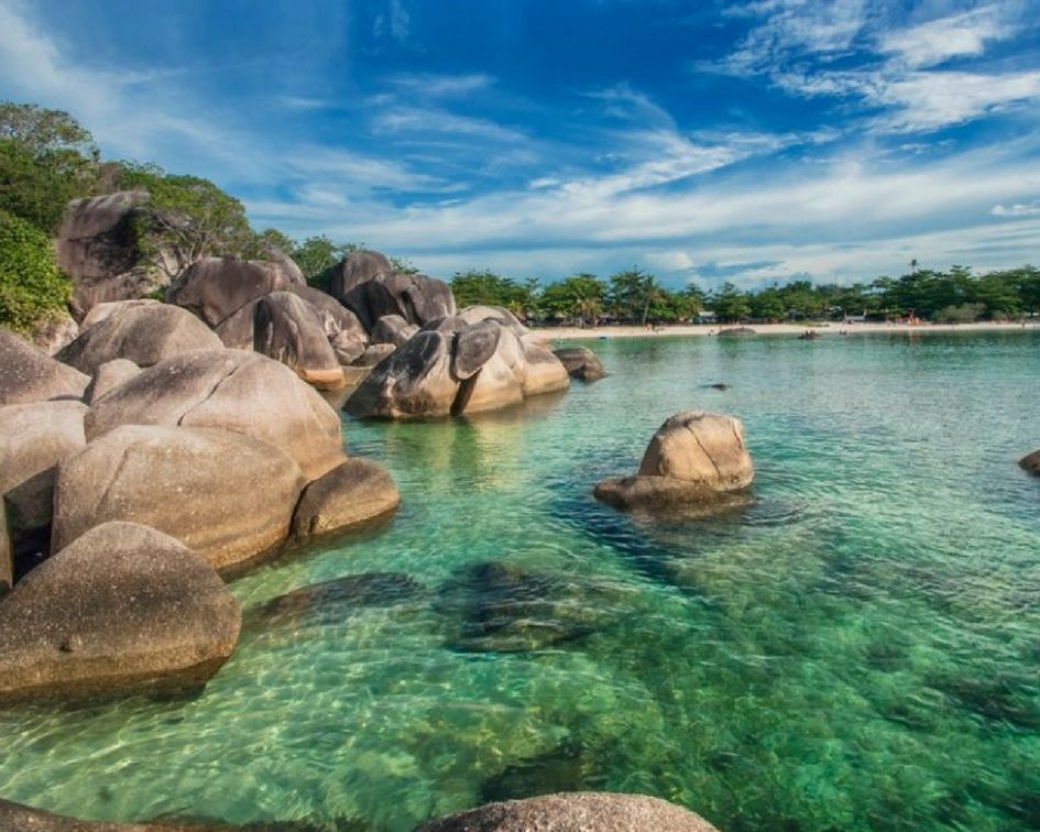 3 Wisata Pantai Terindah di Indonesia yang Diakui Dunia