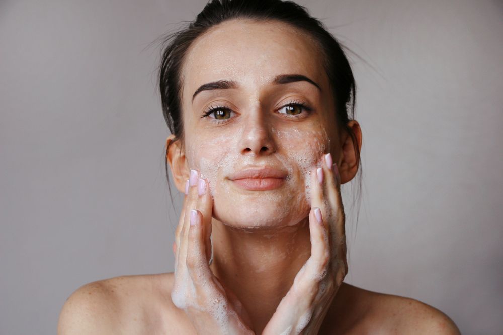 7 Tips Mengaplikasikan Skincare Yang Wajib Kamu Ketahui