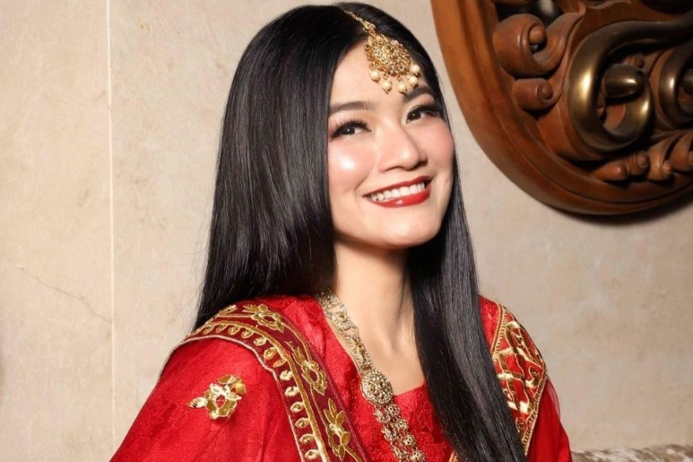 Intip Gaya Artis Cantik Kenakan Baju India