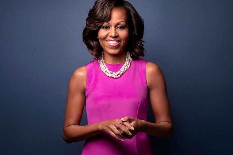 Begini Jadinya Ketika Ibu Negara Michelle Obama Karaoke di Dalam Mobil 