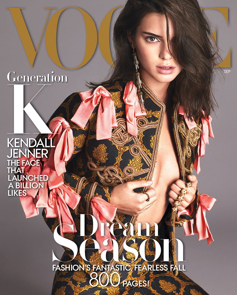 Bangga Jadi Cover Majalah Vogue Edisi September, Keluarga Kardashian Beri Kejutan Kepada Kendall Jenner