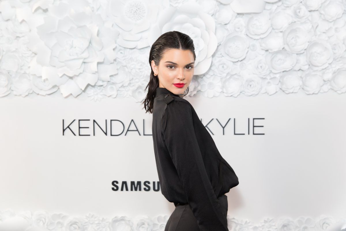 Kendall dan Kylie Jenner Kembali Luncurkan Koleksi Pakaian Terbaru