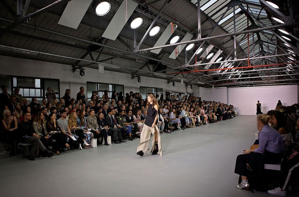 21 Momen Seru yang Harus Kamu Ketahui di London Fashion Week Tahun Ini