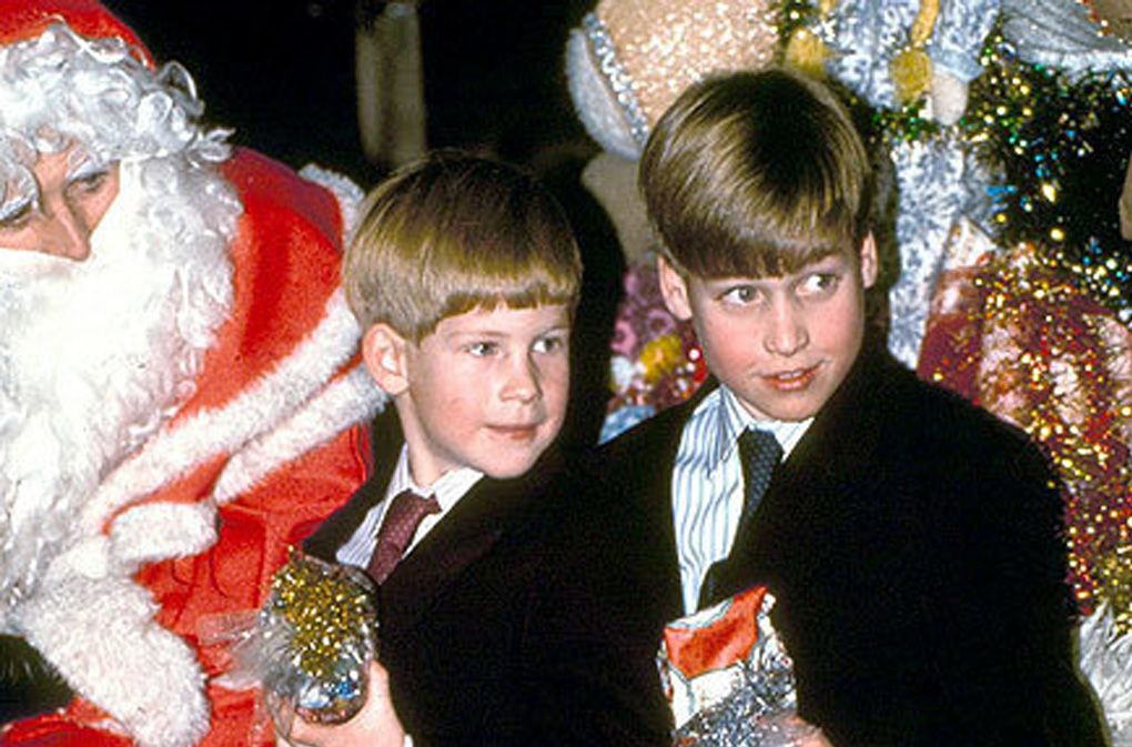 Cute Photos of Celebrities' Childhood When Celebrating Christmas