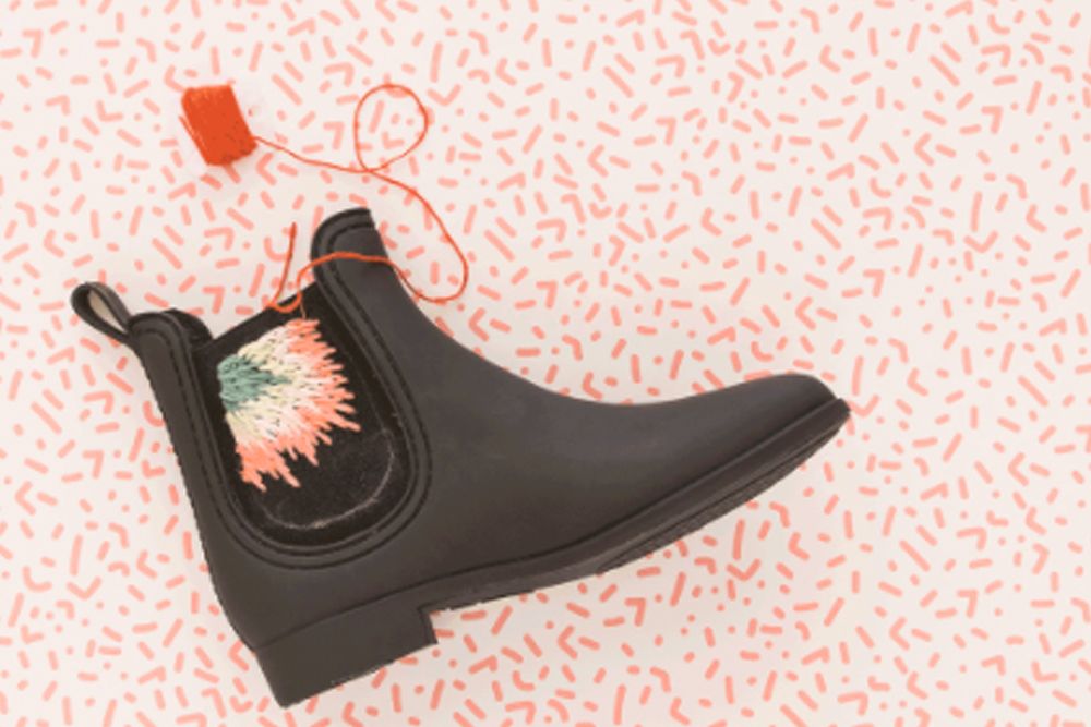 DIY Mudah dan Cepat Membuat Embroidery Boots Favorit Popbela