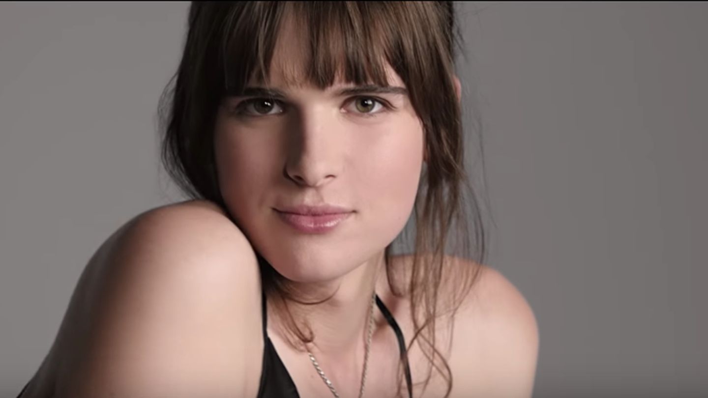 L’Oréal Paris Gandeng Model Transgender Sebagai Bintang Iklan
