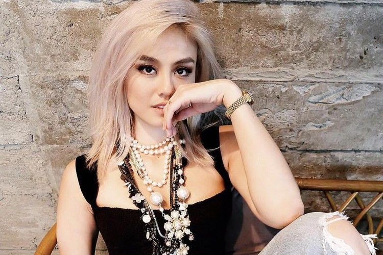 5 Warna Rambut Agnes Monica Ini Bisa Jadi Inspirasimu Di 2017