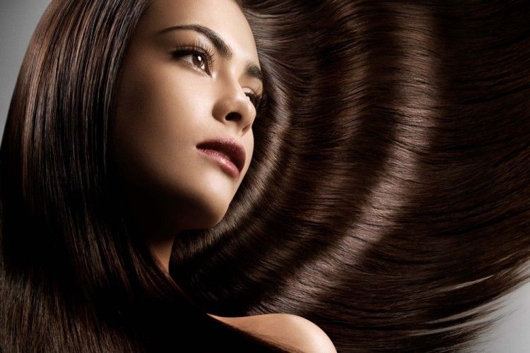 4 Tips dan Trik Alami Membuat Rambut Lebih Berkilau