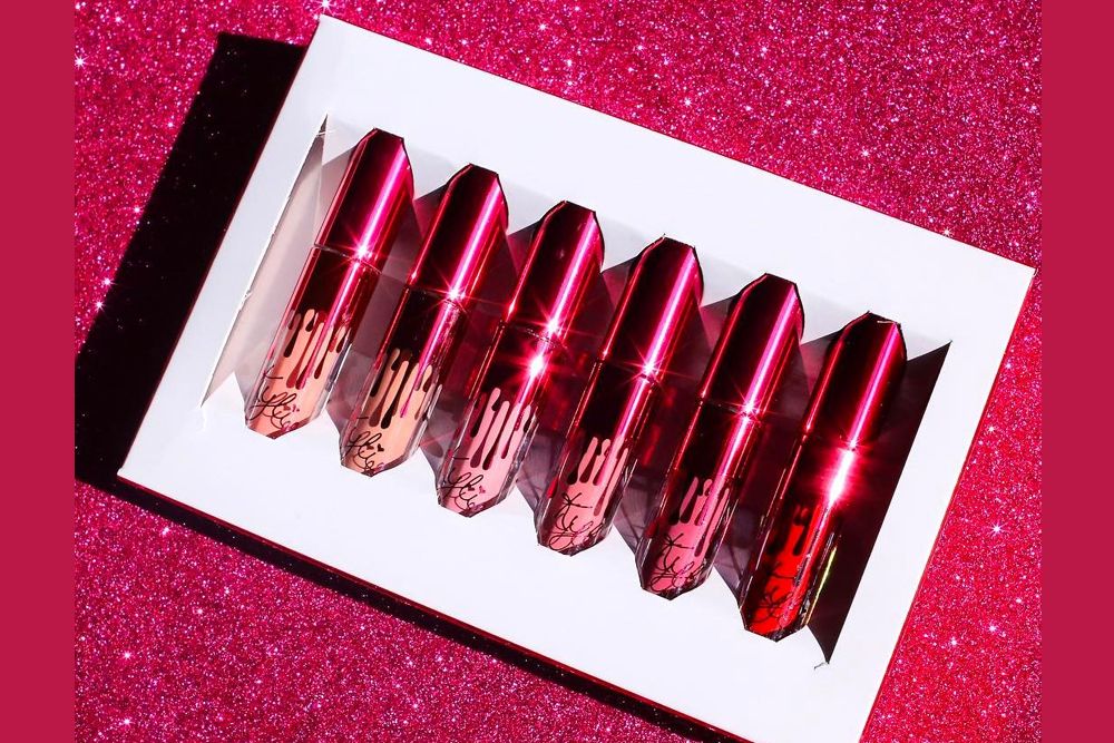 Luncurkan Lipstik Edisi Valentine,  Kylie Jenner Berikan Kejutan Lainnya