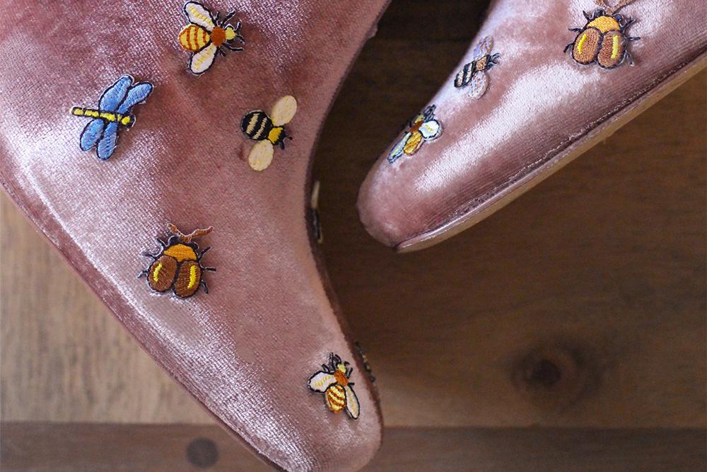 DIY Boots with Bee Patches Make Your Appearance More Edgy