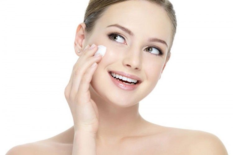 4 Produk Skincare Berbahan Alami Ini Dapat Menghilangkan Bekas Jerawatmu!