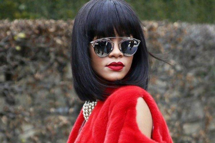 11 Inspirasi Warna Lipstik untuk Kulit Sawo Matang a la Rihanna 