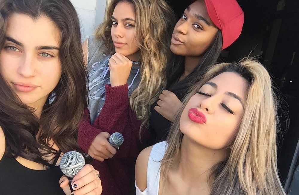 Untuk Pertama Kalinya, Fifth Harmony Berbagi Cerita tentang Asmara dan Persahabatan Mereka