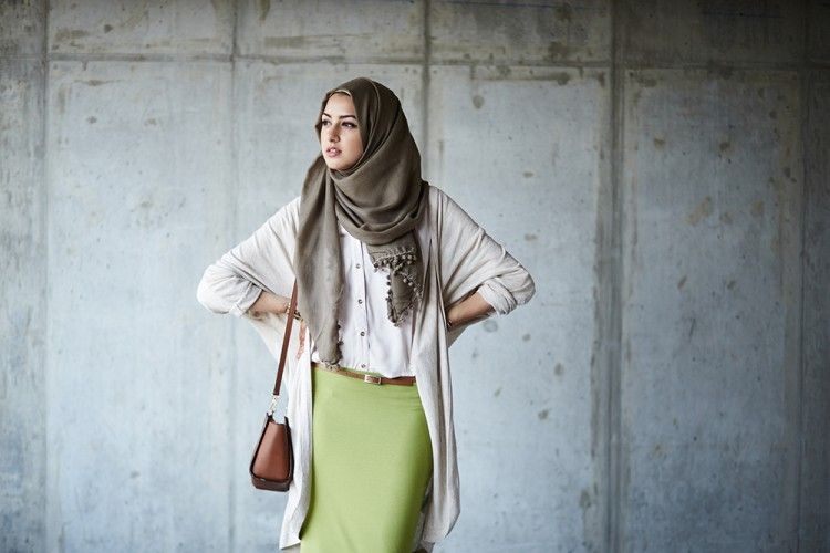 Mix N Match Hijab dan Rok yang Wajib Kamu Coba