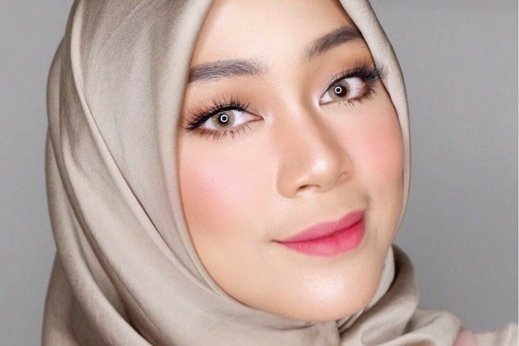 Cek Yuk! Inspirasi Makeup Lebaran dari 5 Vlogger Indonesia