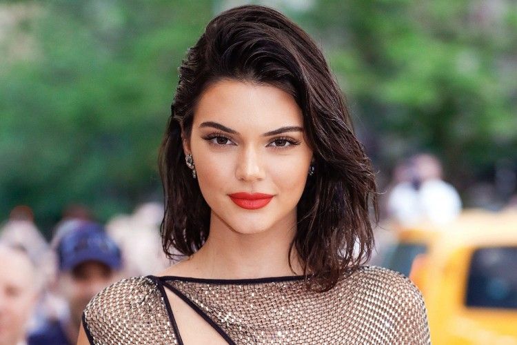 5 Gaya Chic Kendall Jenner Yang Jadi Favorit Popbela