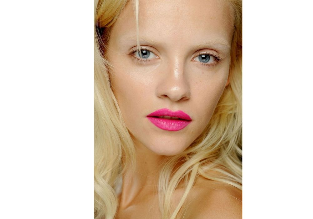 5 Cara Memilih Warna Lipstik yang Tepat untuk Bibir Hitam