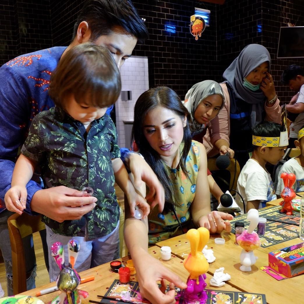 Luna Maya dan Sederet Artis Lainnya Ikutan Aksi Sosial Project Kooka