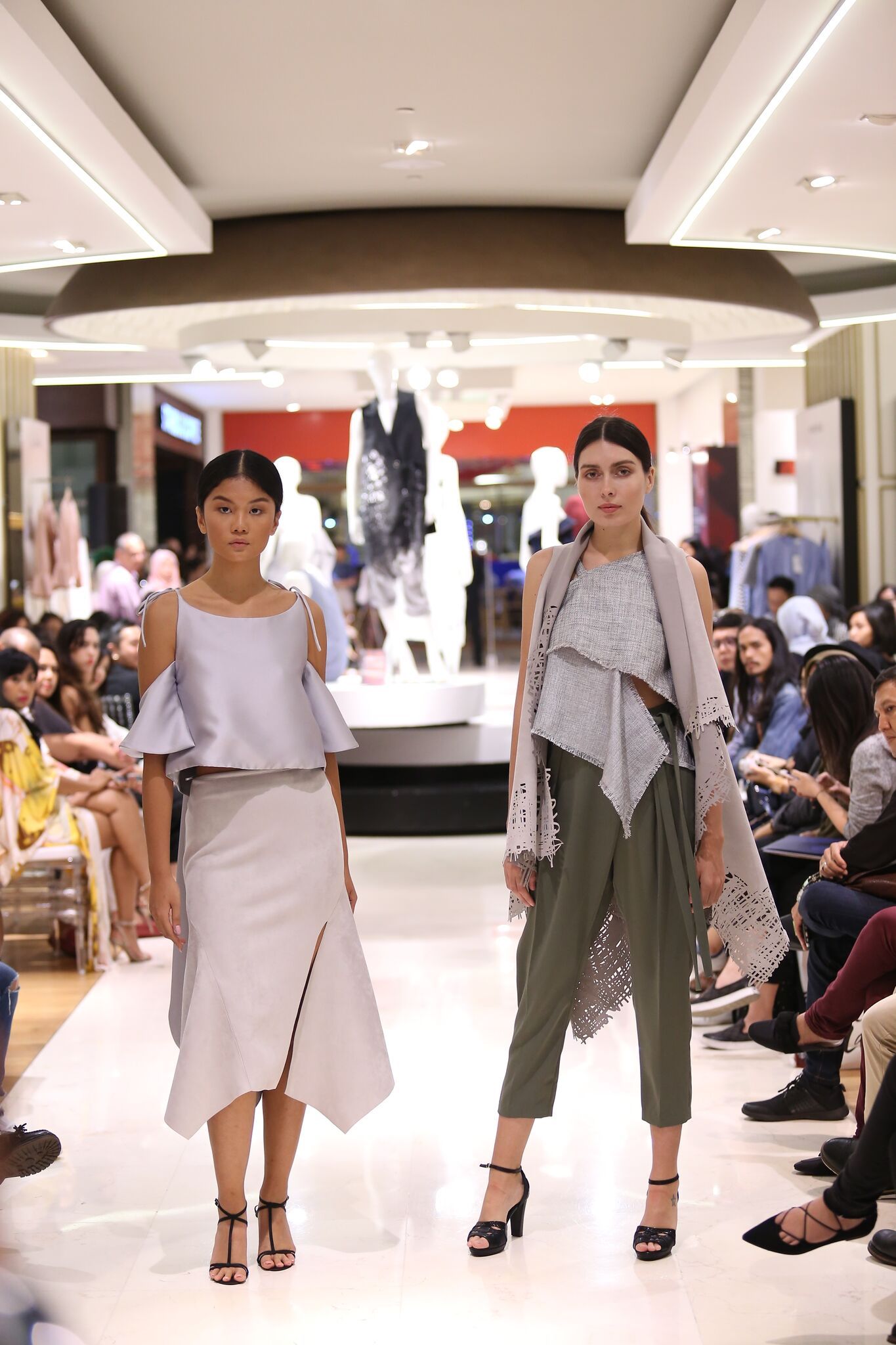 Keakraban Mode di Bawah Payung RISING Fashion