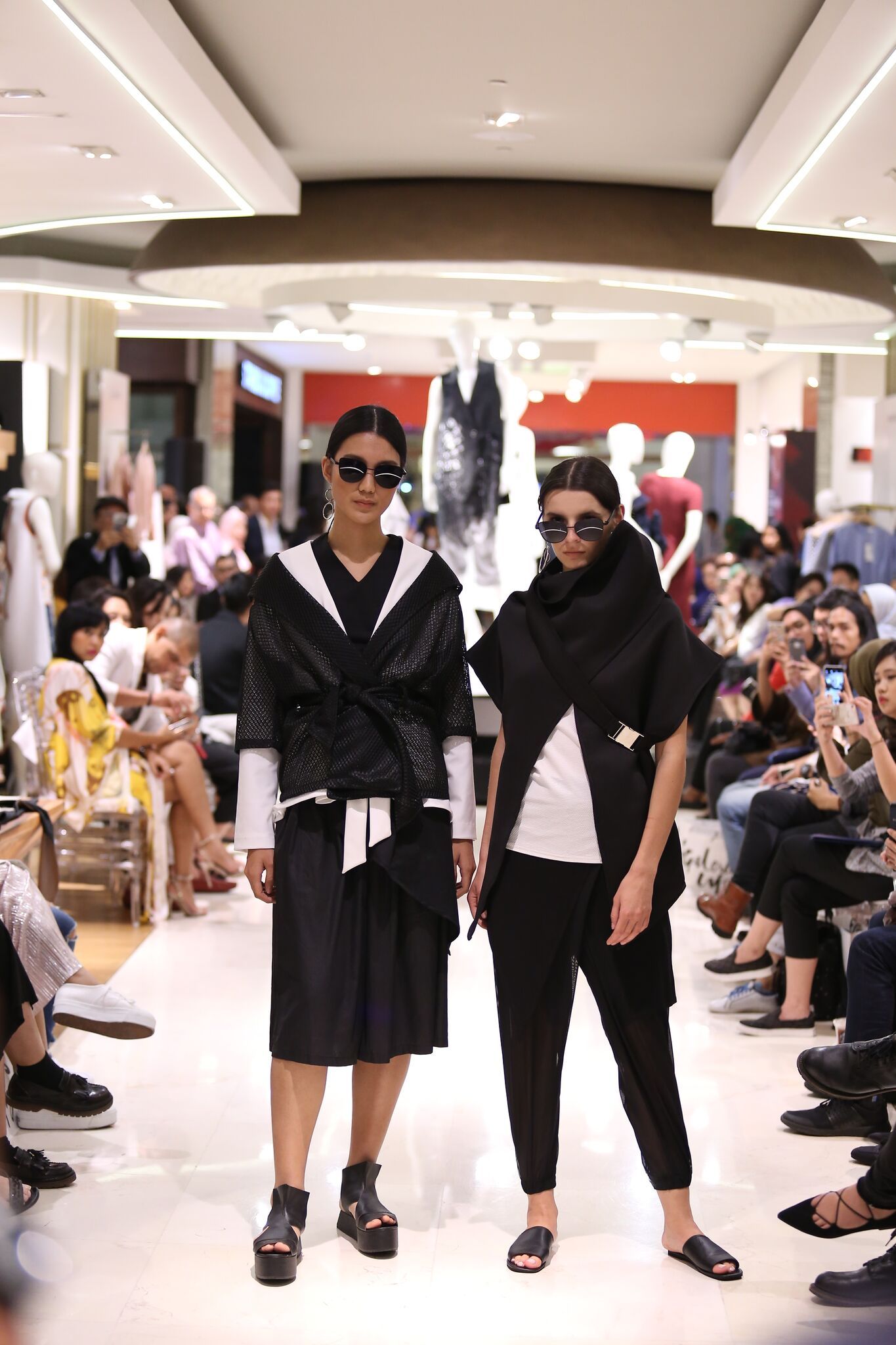 Keakraban Mode di Bawah Payung RISING Fashion