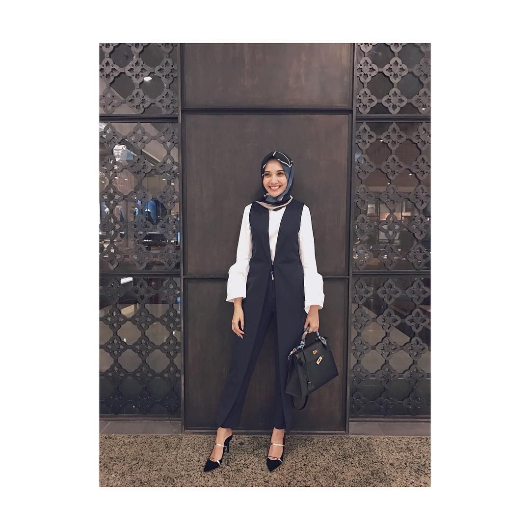 Style Hijab Kantoran Simpel