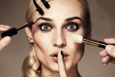 7 Kesalahan Makeup Bisa Menyebabkan Jerawat