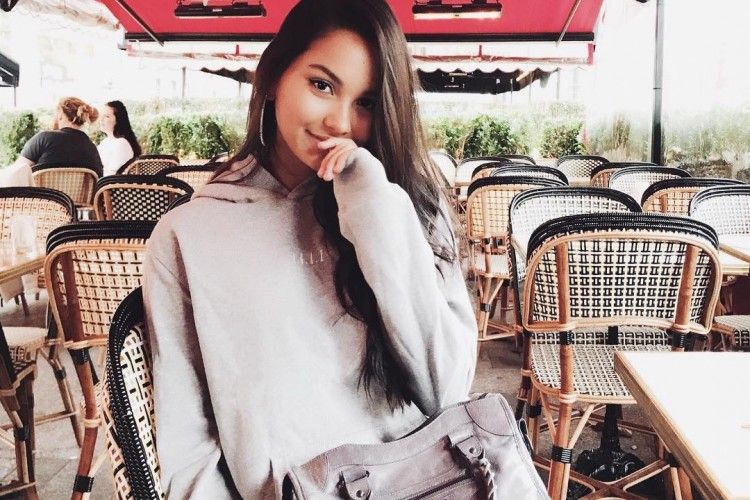 Tinggal Di Paris Gaya Alyssa Daguise Terlihat Chic