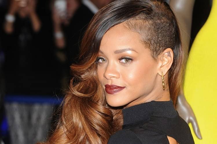 5 Inspirasi  Warna  Rambut  untuk Kulit Gelap A la Rihanna