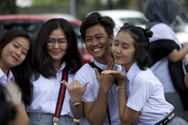 Kenang Masa Sma Konser Idn Soundscape Ramai Pengunjung Berseragam Sekolah