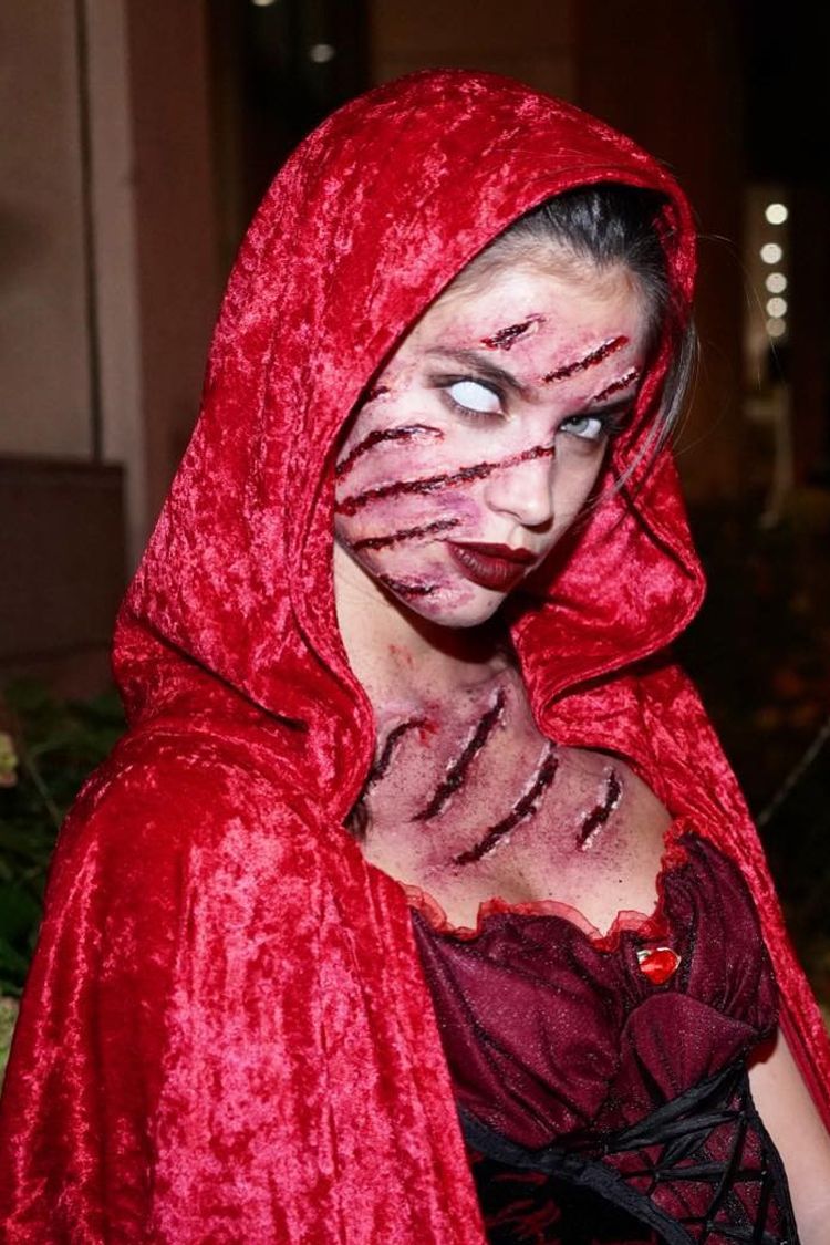 Totalitas! Makeup Halloween a la Seleb Hollywood Ini Keren Banget