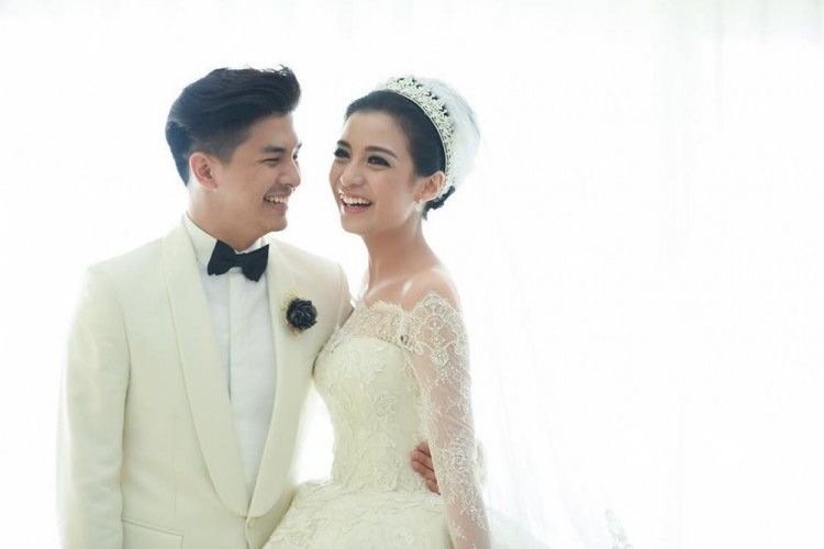 Unik, Pernikahan 4 Seleb Indonesia Ini Viral di Media Luar Negeri