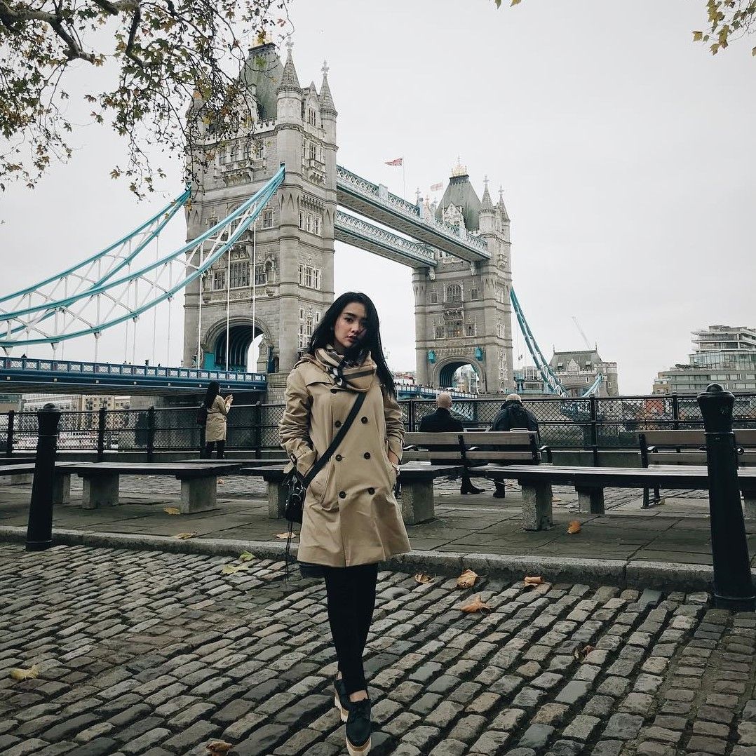 Coat Jadi Outfit Andalan Cita Citata Saat Berlibur Ke London
