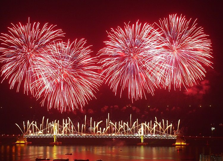 busan-fireworks-festival-busan-south-korea-aa73a3d635cf8157d36f87bc5c6650d8.jpg