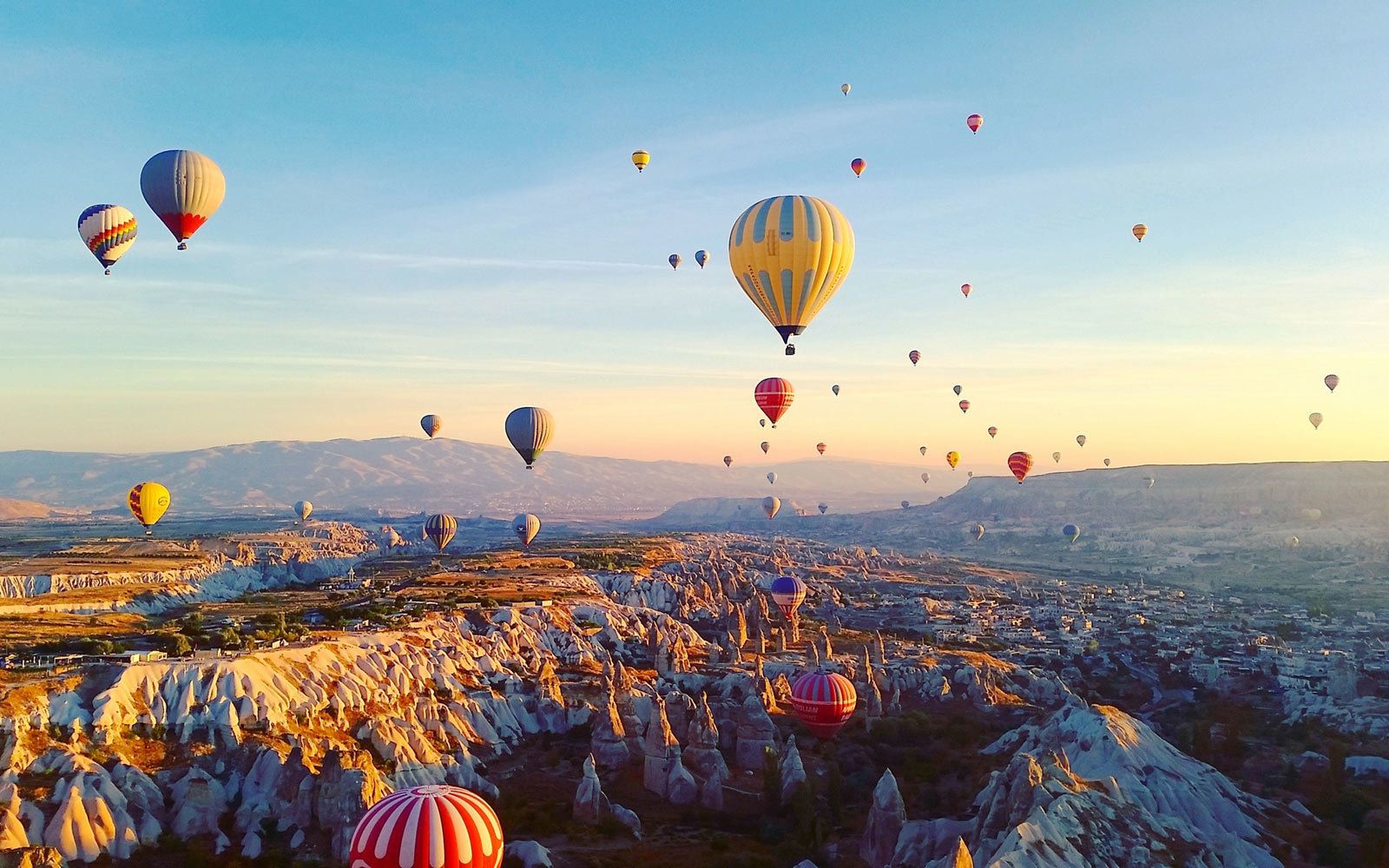 hot-air-balloons-festival-cappadocia-turkey-hotair0605-b5d5bb7f47c2a6aaf50a22d0f0ce55c8.jpg