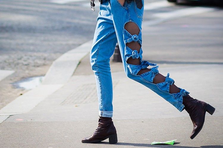 #PopbelaOOTD: Trending! Ini Jeans Kekinian yang Wajib Kamu Punya