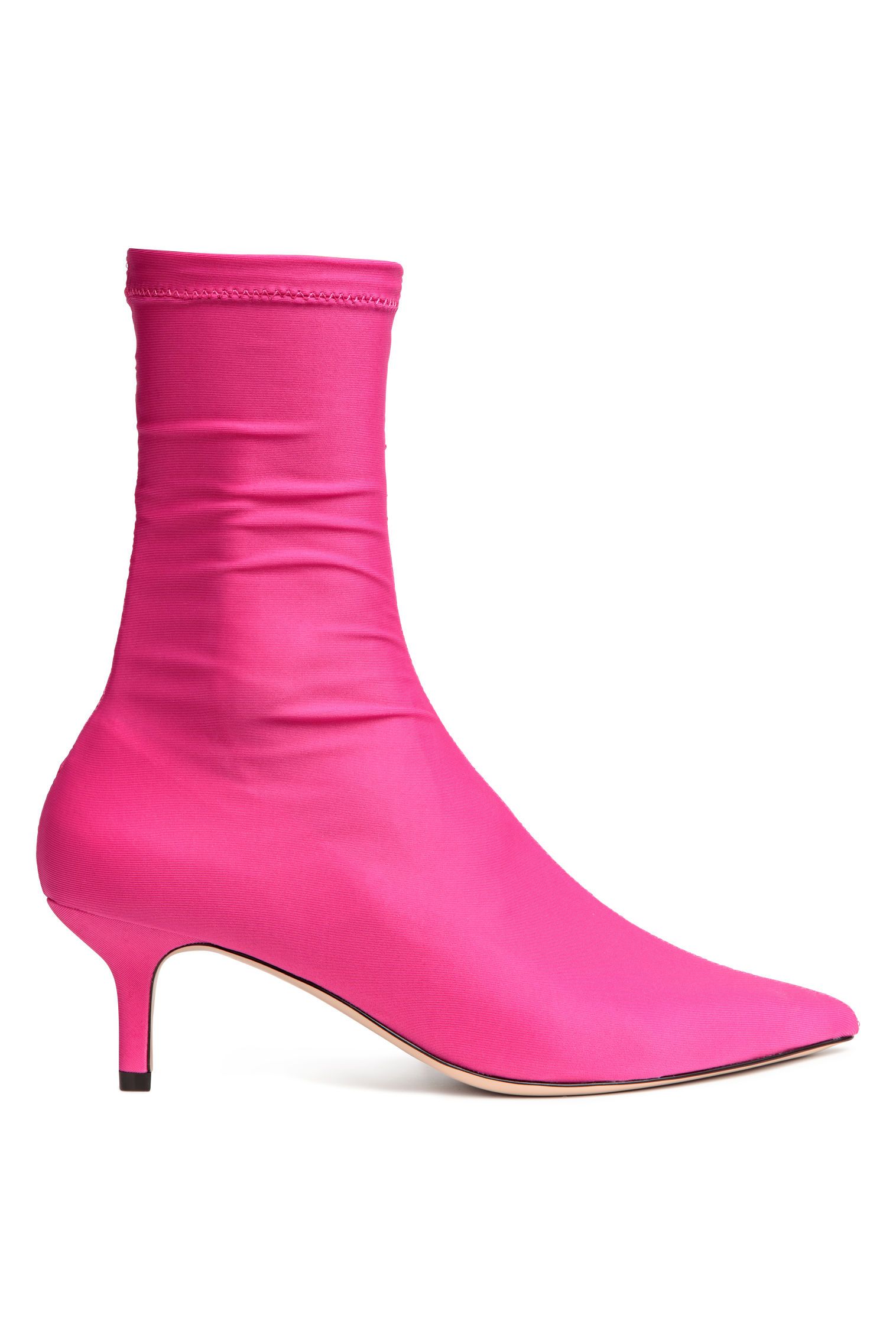 #PopbelaOOTD: Sepatu Cantik untuk Kencan di Hari Valentine 