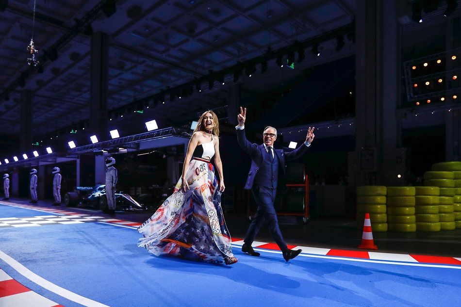 Tommy Hilfiger Tutup Milan Fashion Week dengan Koleksi F1