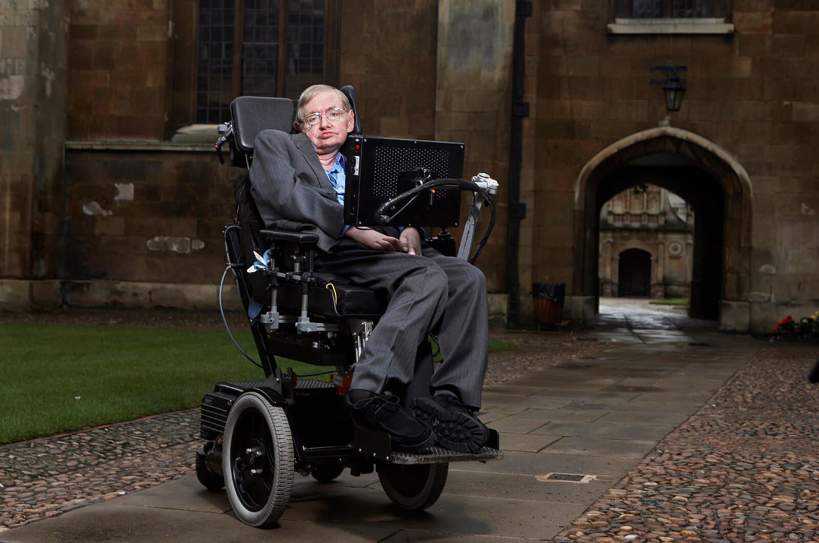 doctoral-thesis-by-stephen-hawking-opened-to-the-public-by-the-university-of-cambridge-dbfe6f888c5bfab95b8a879f251541cf.jpg