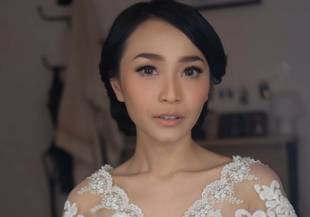 These 7 Indonesian actresses chose soft makeup on their wedding day