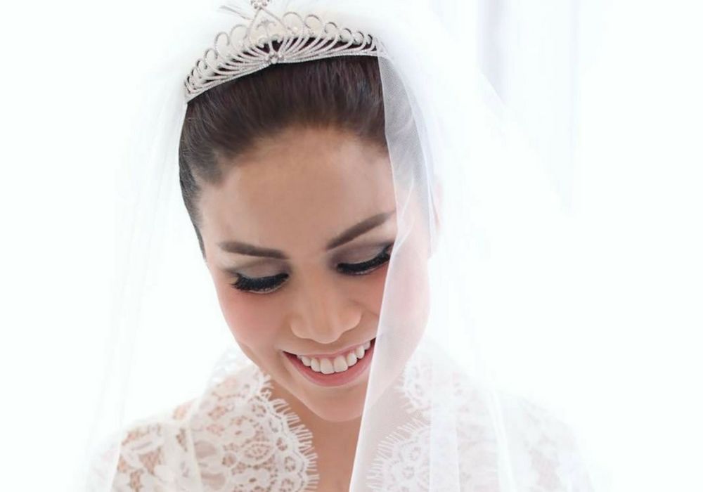 These 7 Indonesian Actresses Chose Soft Makeup on Her Wedding Day