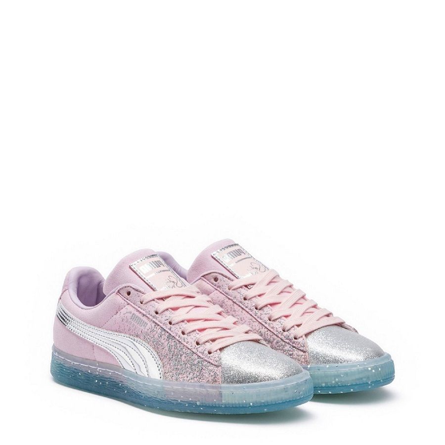 5 Sneakers Pink yang Wajib Masuk dalam List Shopping Kamu!