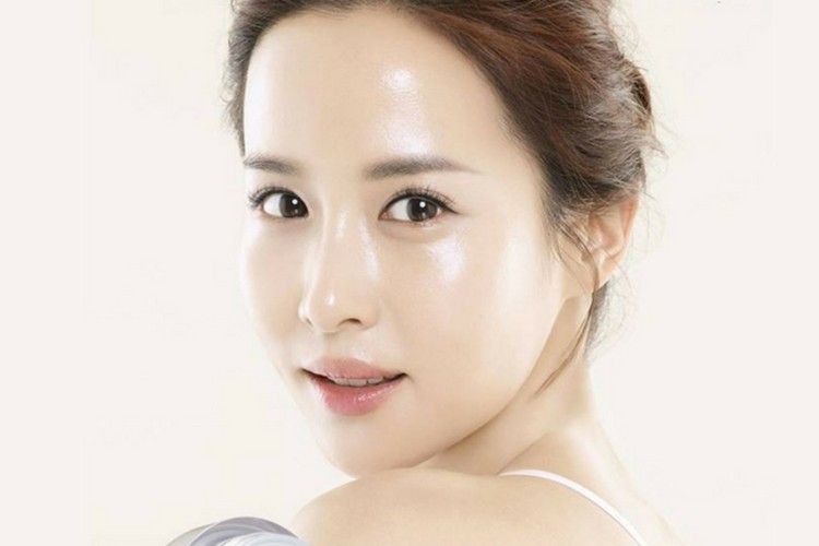 7 Cara Mendapatkan Wajah Glass Skin ala Cewek Korea