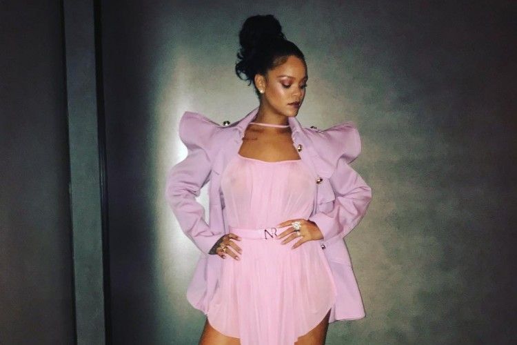 Rihanna Segera Hadirkan Label Lingerie Terbarunya