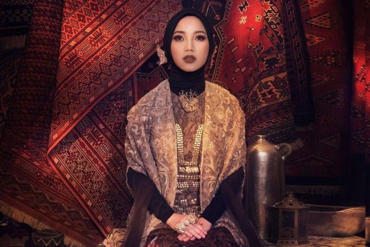 Pakai Hijab, Penampilan Chacha Frederica Makin Elegan