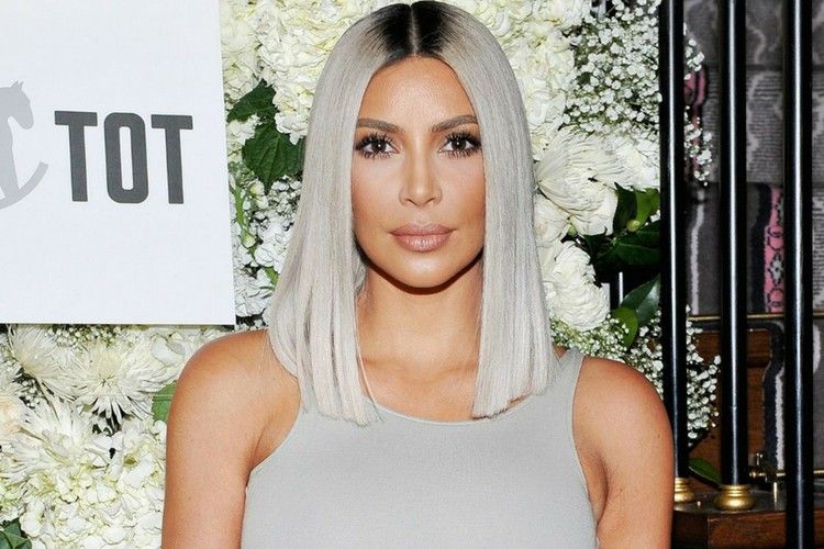 Highlighter Terbaru dari Kim Kardashian yang akan Buat Wajahmu Berkilau