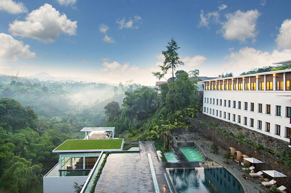 6 Hotel Cantik di Bandung yang Bisa Dijadikan Lokasi Foto PreWedding