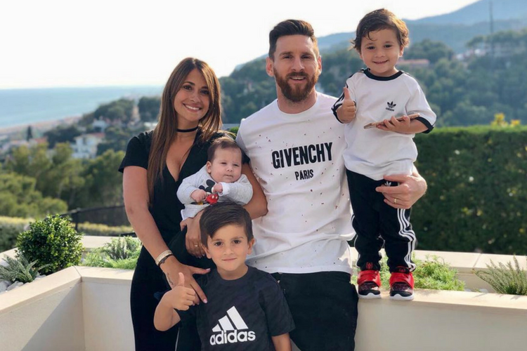 Kisah Lionel Messi dan Istri Ini Jadi Bukti Cinta Sejati 